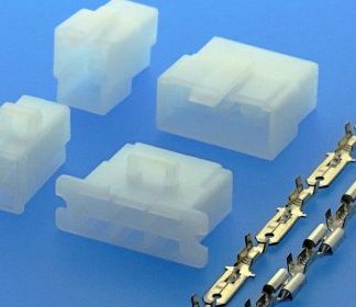 High current connector system with a pitch of 9.0mm